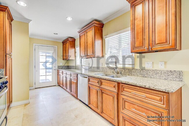 Foto del edificio - 4619 165th St