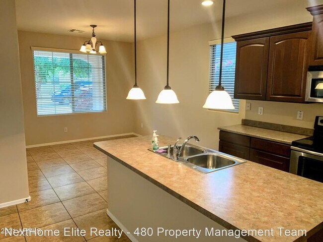 Foto del edificio - 4 br, 4 bath House - 1870 S Colt Dr