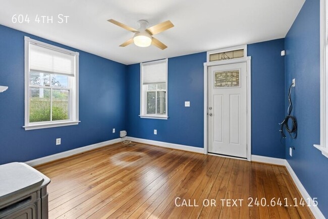 Building Photo - 604 4th St