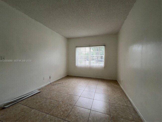 Building Photo - 661 Cypress Lake Blvd