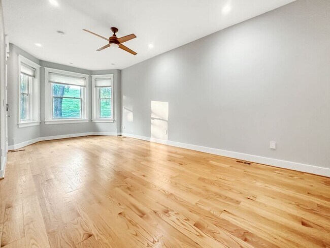 Foto del edificio - 122 Bryant St NW