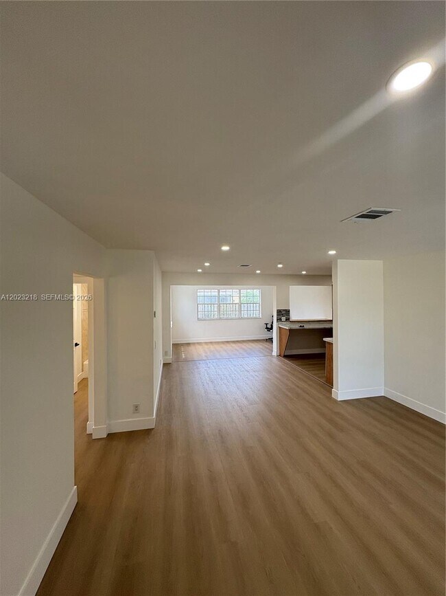 Foto del edificio - 7150 SW 10th St