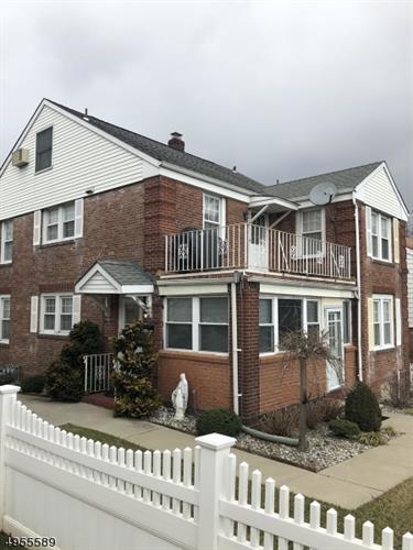 Primary Photo - 48 Hobart Pl