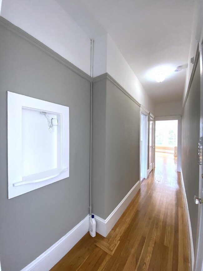 Building Photo - bedroom in San Francisco CA 94109