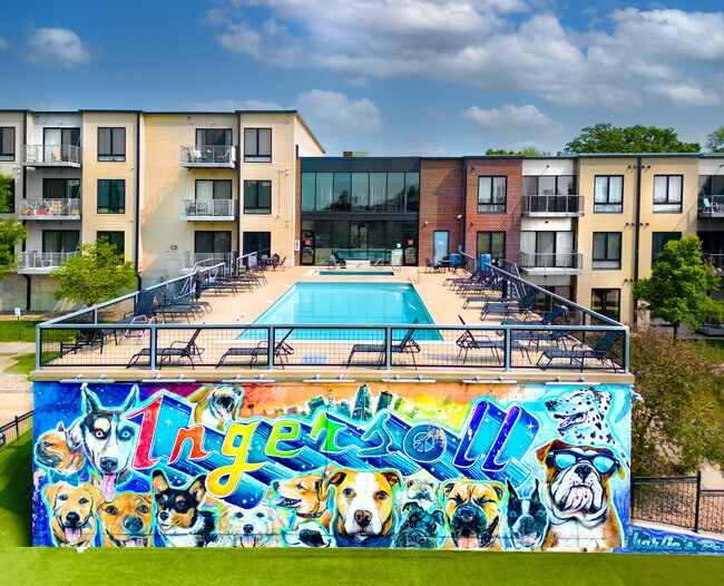 Ingersoll Square Lofts Apartments in Des Moines, IA