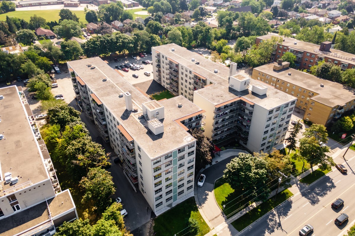 Primary Photo - Victoria Park Apartments