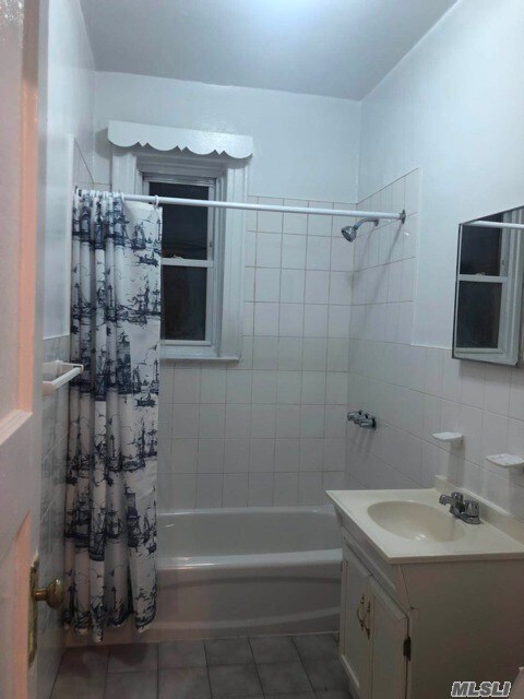 Foto del edificio - 25-39-39 96th St