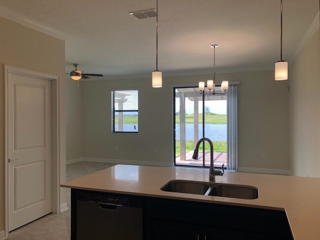 Building Photo - The Vistas at Champions Gate 3/2.5 Townhouse