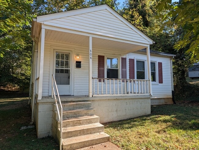 Photo - 304 Bay St House