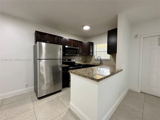 Foto del edificio - 2640 NE 8th Ave