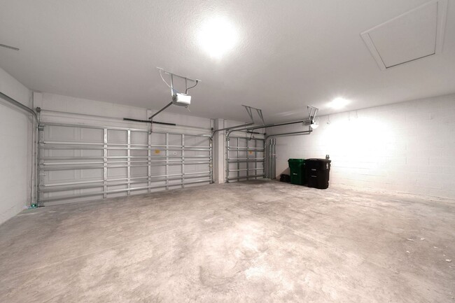 Foto del edificio - Spacious 4BR House in Port Saint Lucie