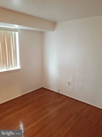 Foto del edificio - 11368 Cherry Hill Rd
