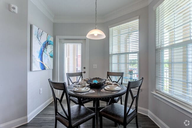 1HAB, 1BA - 934 ft² - Villages at Raleigh Beach
