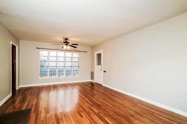 Foto del edificio - 2910 Hampton Rd