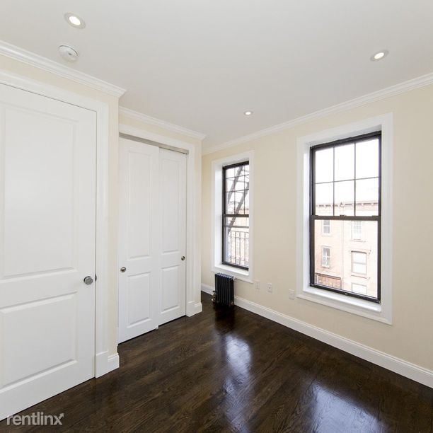 Building Photo - 358 11th St