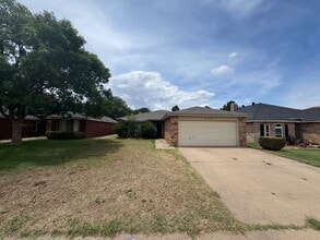 Building Photo - 204 Genoa Ave