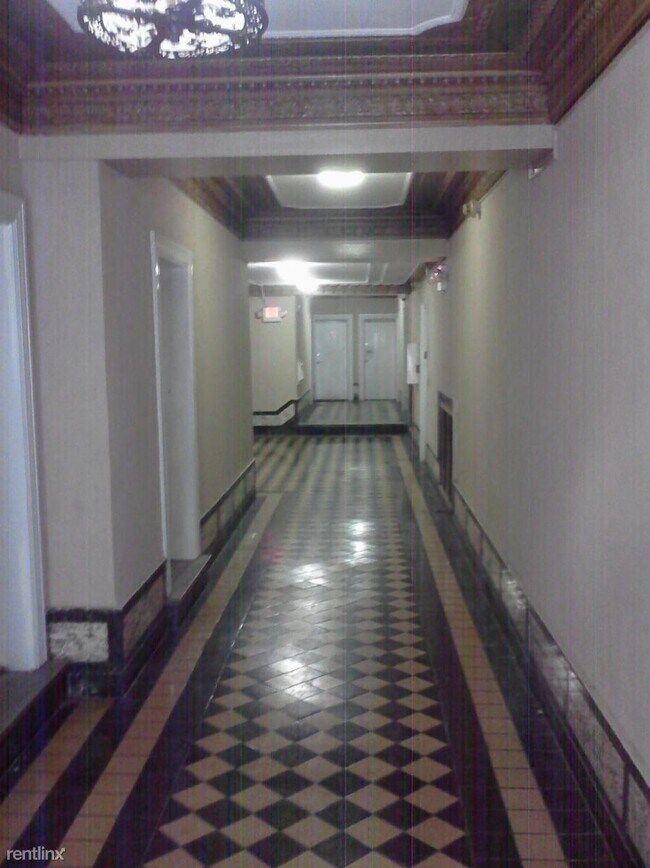 Building Photo - 116 Fairview Ave