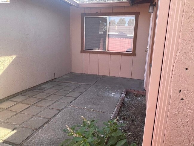 Building Photo - 2112 Banyan Way