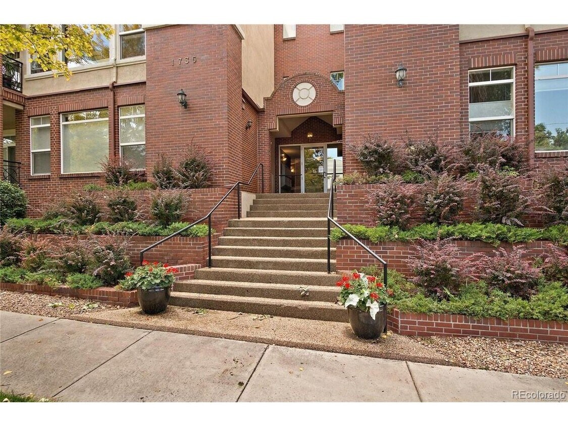 Primary Photo - Beautiful 2 bedroom Condo in Uptown Area