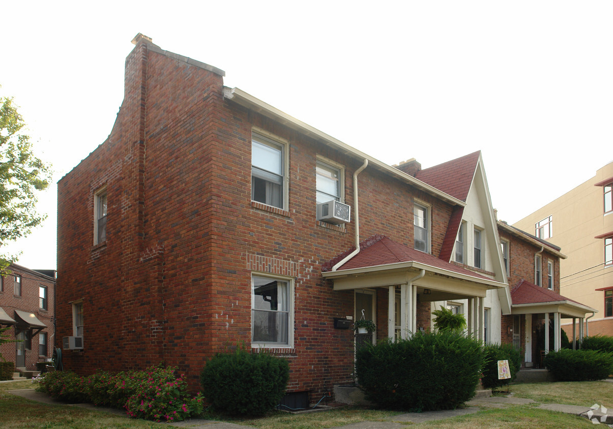 Building Photo - 1328-1334 Northwest Blvd