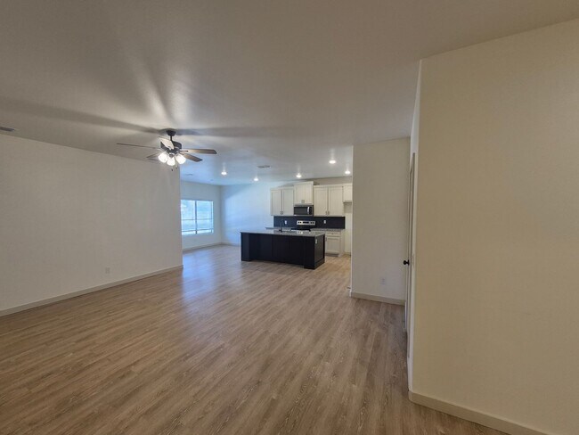 Building Photo - Stonewood Beauty