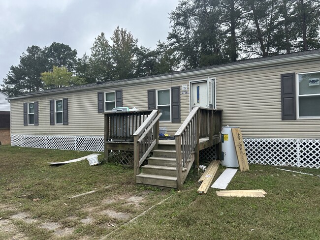 Building Photo - 43665 Pump House Ln