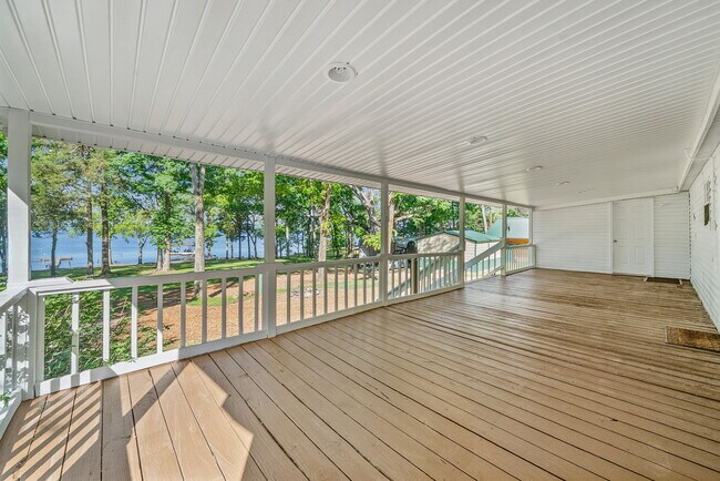 Foto del edificio - 315 Riverview Dr