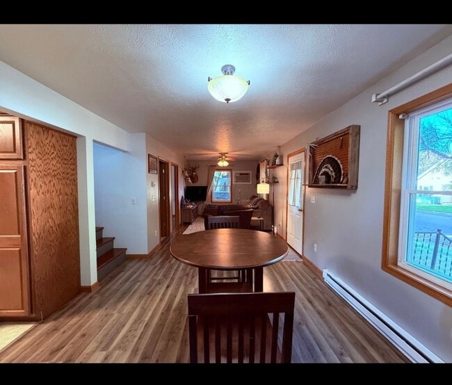 Building Photo - 605 Peltier St