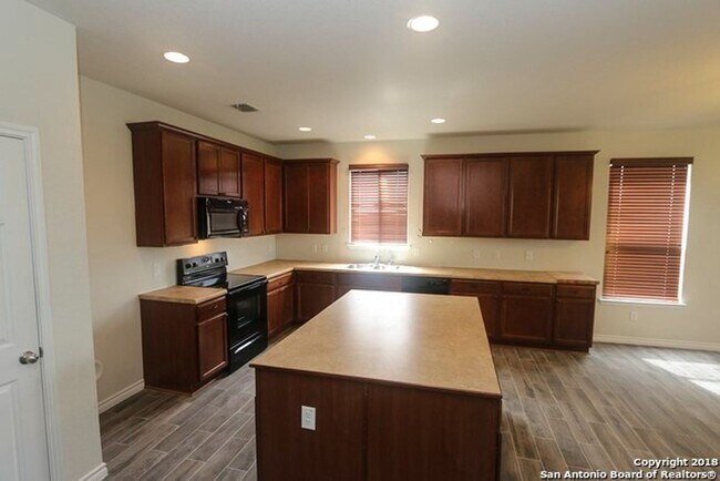 Building Photo - 4 br, 2 bath House - 3711 Lazy Diamond
