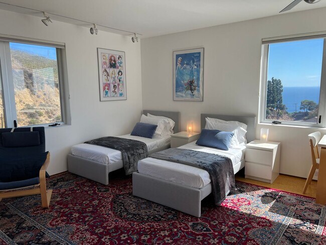 Foto del edificio - Modern Masterful Creation 4b 4b with most impressive views in Malibu