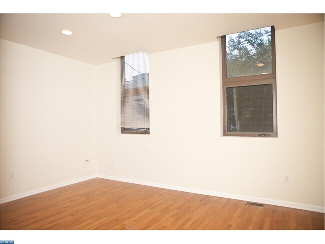 Foto del edificio - 1531 Poplar St