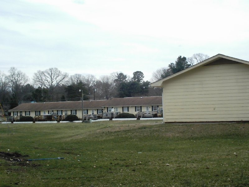 Building Photo - Reynolds Townhomes