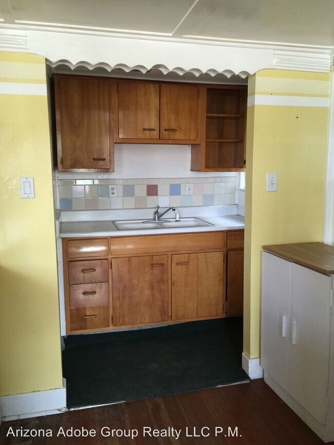 Foto del edificio - Studio, 1 bath House - 639 Center Ave.