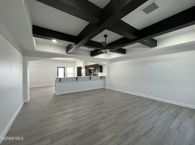 Building Photo - 260 Flor Borraja