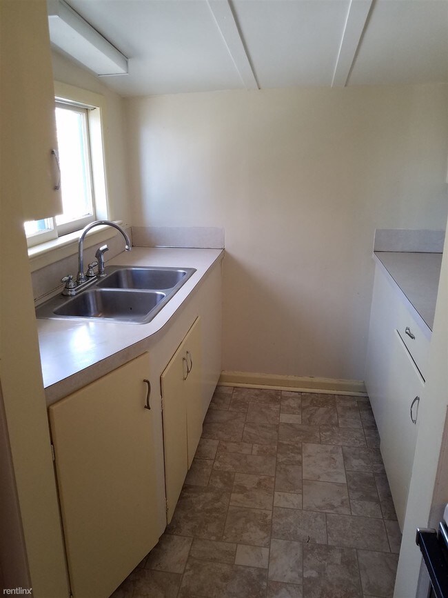 3 br, 1 bath Apartment 413 Watson Apartment for Rent in Lewistown, MT