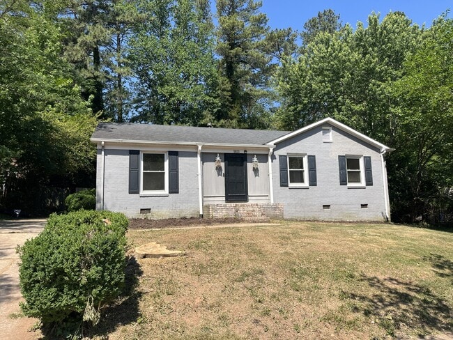 Building Photo - 5933 North Hills Dr