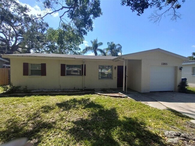 Foto del edificio - 1355 Davis Rd
