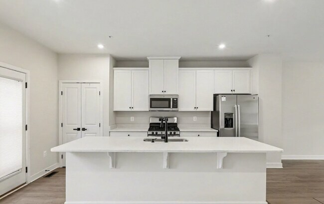 Foto del edificio - 6118 Northwest Dr