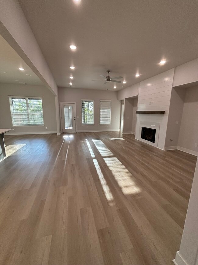 Foto del edificio - 3812 SW Pinecrest Dr