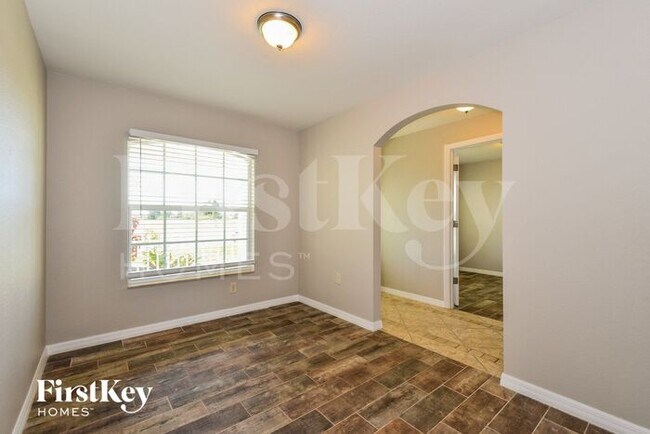 Building Photo - 1629 N Gator Cir