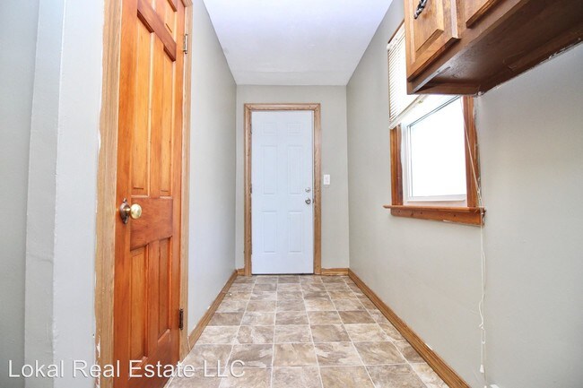 Foto del edificio - 3 br, 1 bath House - 12440 Carrington Ave