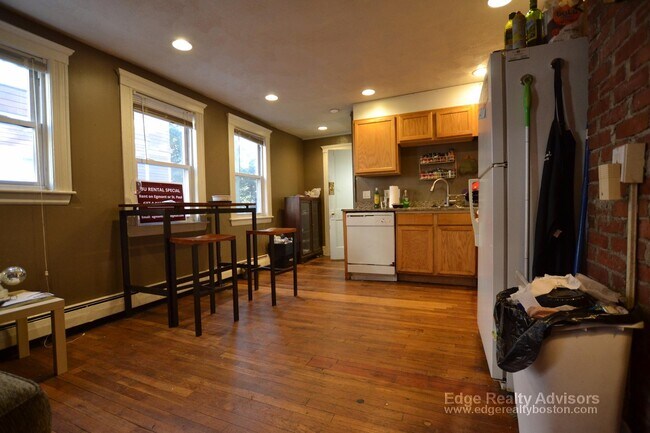 Building Photo - 9 Wadsworth St