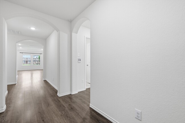 Foto del edificio - 1810 Aslynn Cir