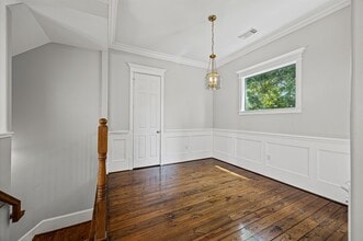 Building Photo - 1126 W 23rd St