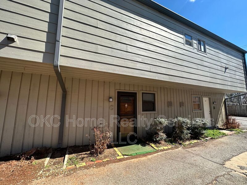 Primary Photo - 2800 NW 57th St