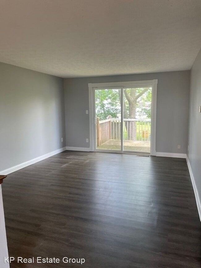 Building Photo - 3 br, 1 bath House - 868 Obetz Rd
