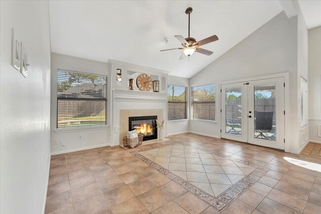 Building Photo - 15131 Cranbourne Dr