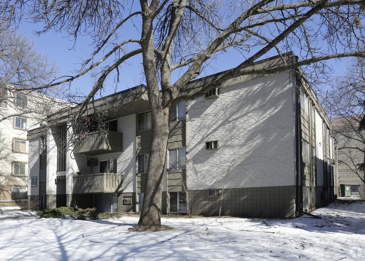 Primary Photo - 2525 S Blaisdell Ave