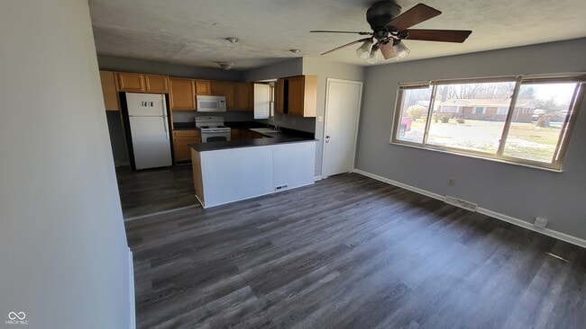 Building Photo - 2809 N Hawthorne Ln