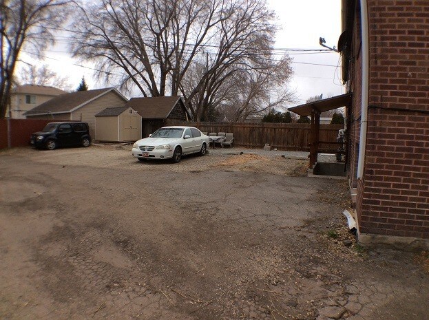 Building Photo - 370 E Sherman Ave